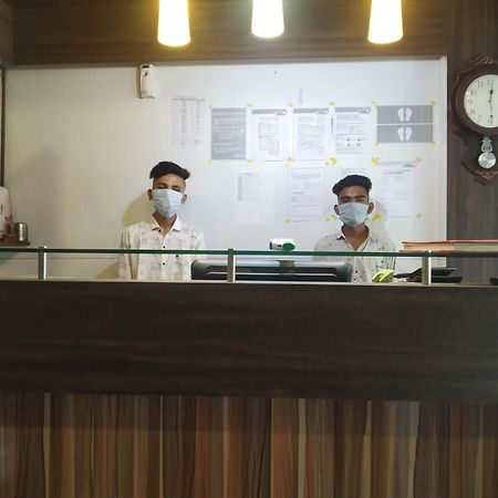 Hotel O Sri Balaji Residency Ahmedabad Esterno foto