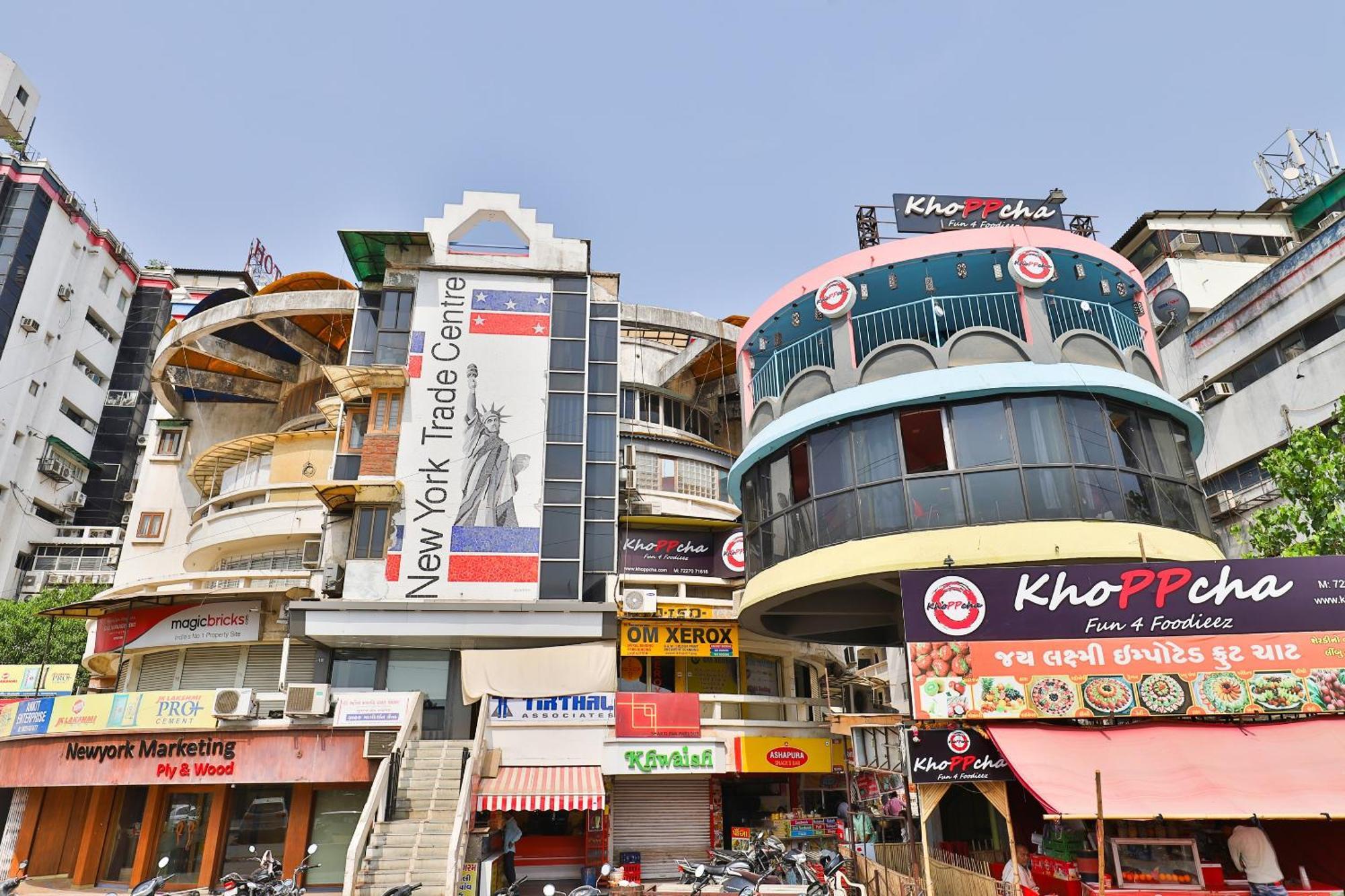 Hotel O Sri Balaji Residency Ahmedabad Esterno foto