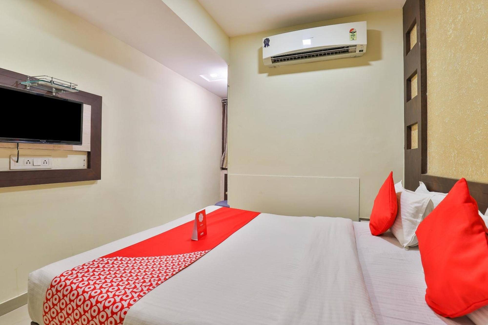Hotel O Sri Balaji Residency Ahmedabad Esterno foto
