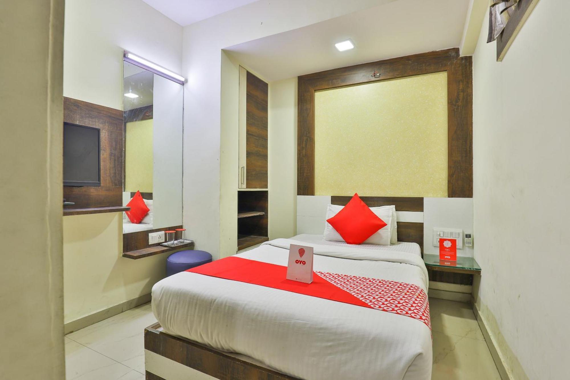 Hotel O Sri Balaji Residency Ahmedabad Esterno foto